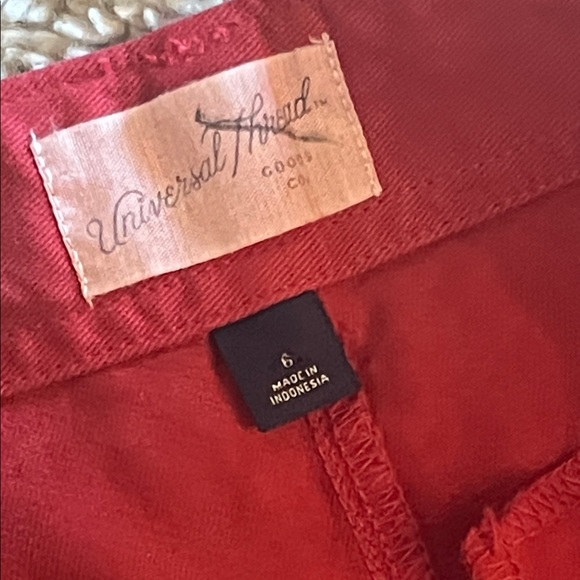NWOT Universal Thread Women's Red Shorts - Picture 5 of 5